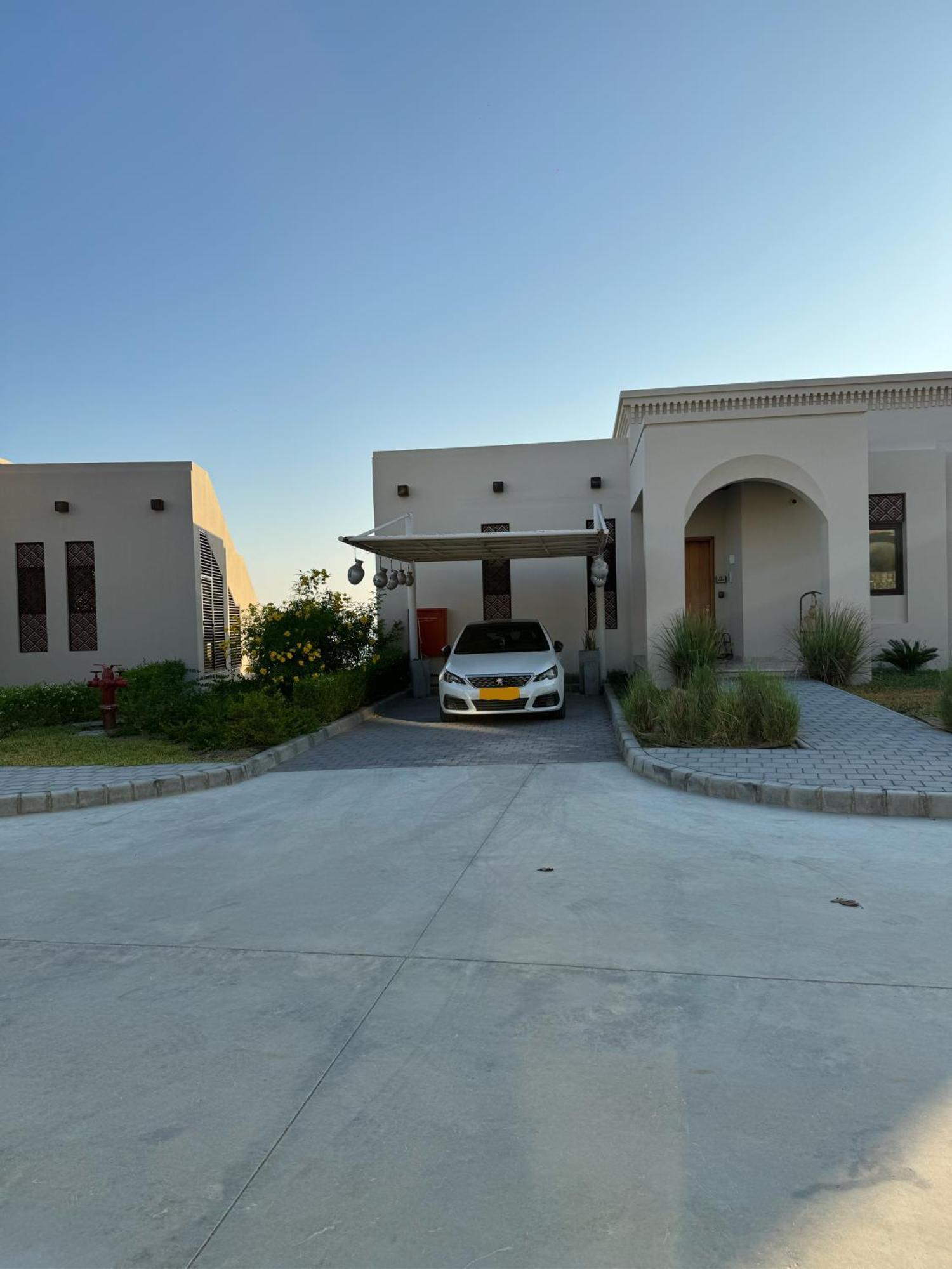 Front Villa As Sifah