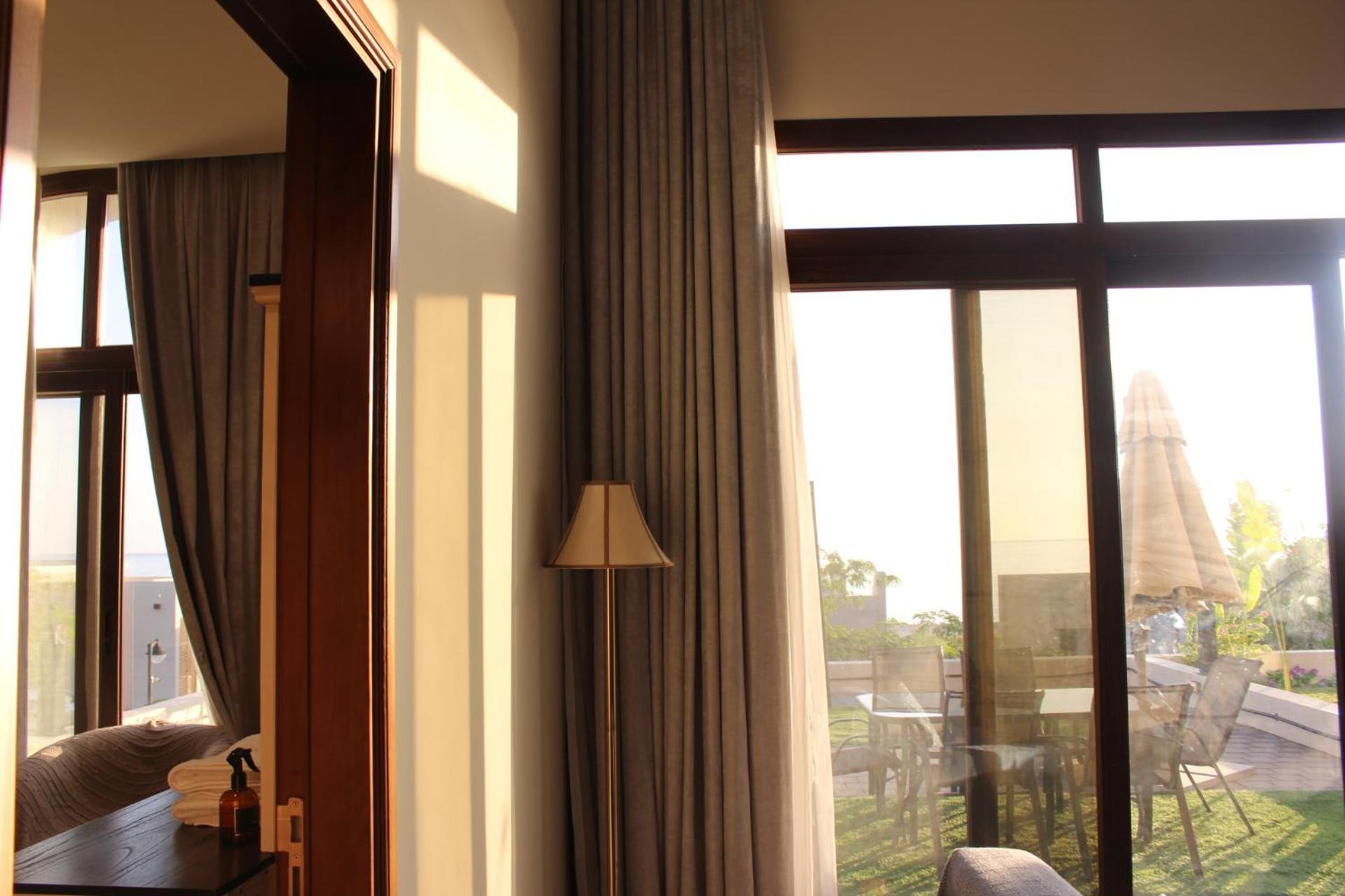 Front Villa As Sifah